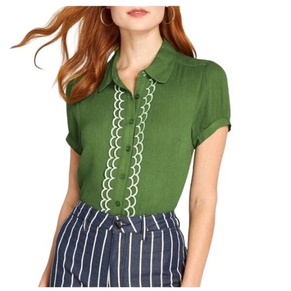 Modcloth Tops - ModCloth Sz M All About Scallops Button Front Blouse Short Sleeve Green